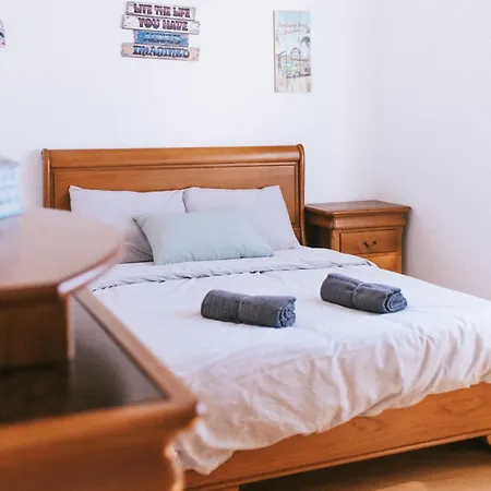 Paradise Πανσιόν *